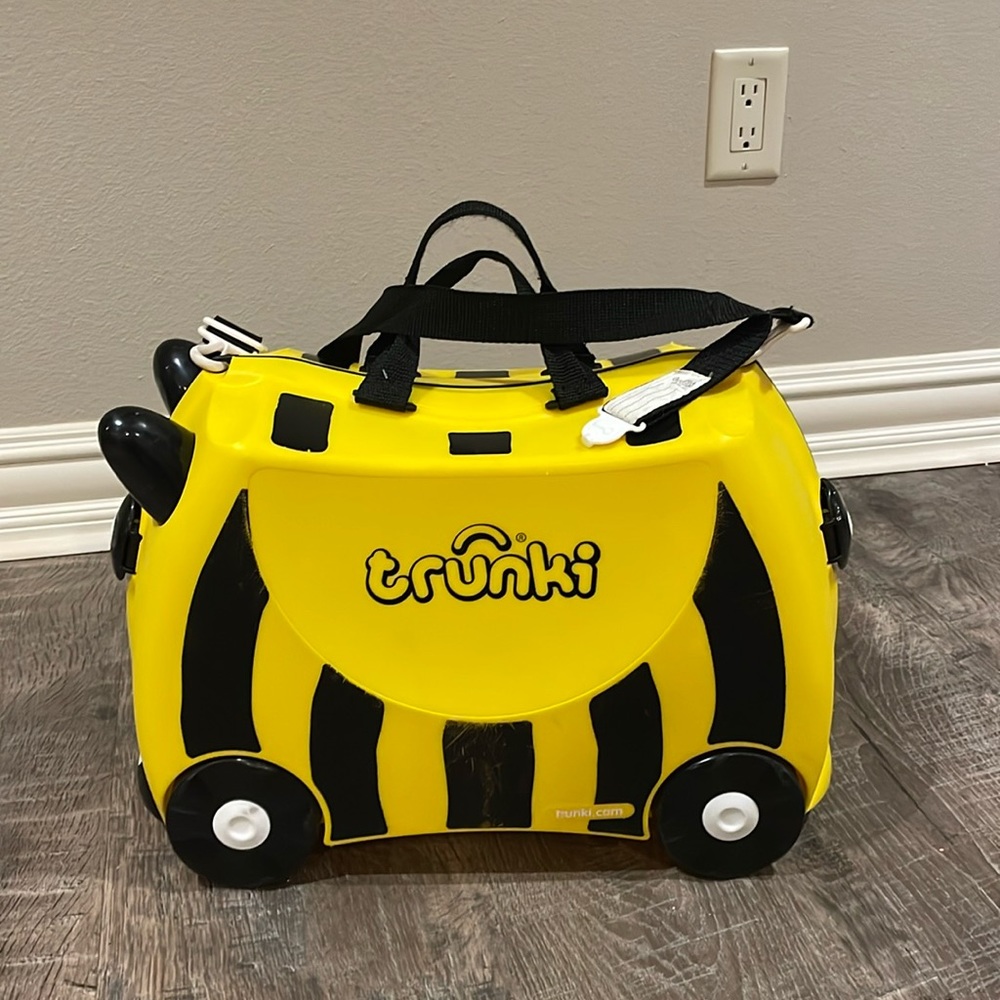 Trunki rolling toddler hard suitcase